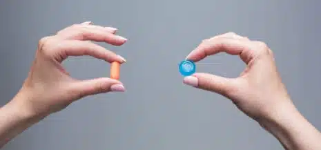 female hands with sweet candy pills scaled e1614754511274 - (Artykuł autorstwa Patricka Delaneya opublikowany ponownie z LifeSiteNews.com )