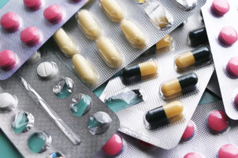 Fluwoksamina za 30 PLN w ambulatoryjnym leczeniu COVID-19 - badania 45 medicine capsules and pills in blister packs - Fluwoksamina kosztuje od 30 do 40 PLN bez refunadacji  - ale w polskich szpitalach się nie stosuje - niech ludzie umierają !!! - Brawo rząd  RP i brawo Rada medyczna przy Premierze Morawickim !
